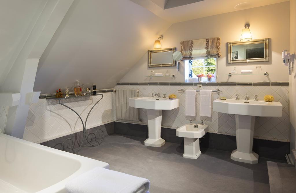Petiville  Chateau De Beneauville Bed & Breakfast エクステリア 写真